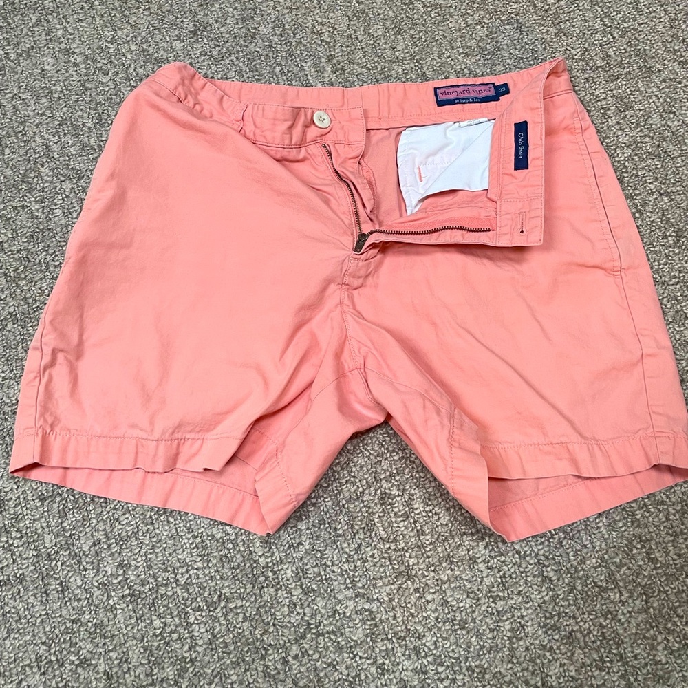 Vineyard Vines 5” inseam coral club shorts, 33” waist